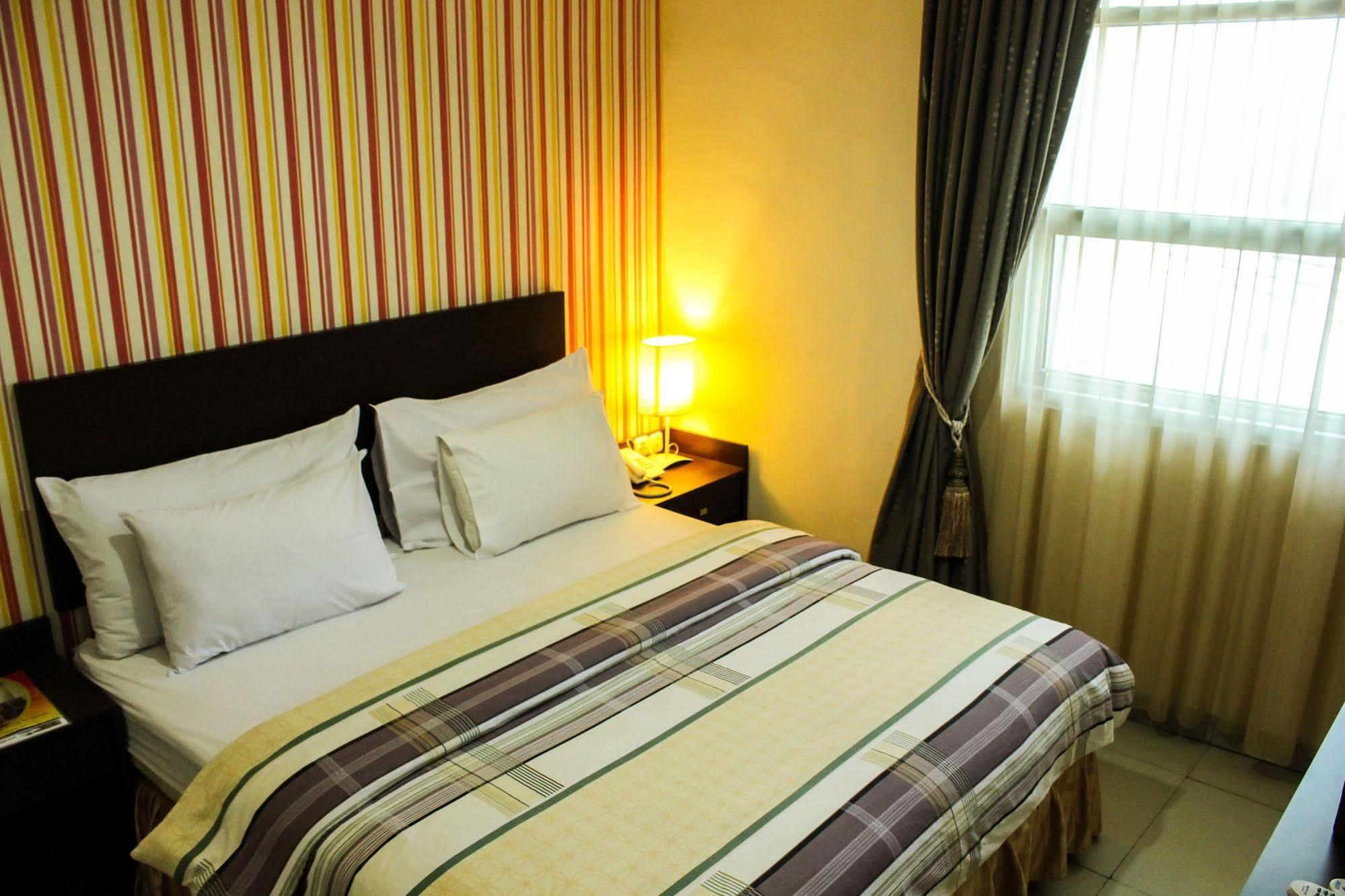 Vindhika Hotel Makassar Eksteriør bilde